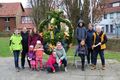 Bunte Osterbrunnen schmücken Dörfer im Bistum Fulda